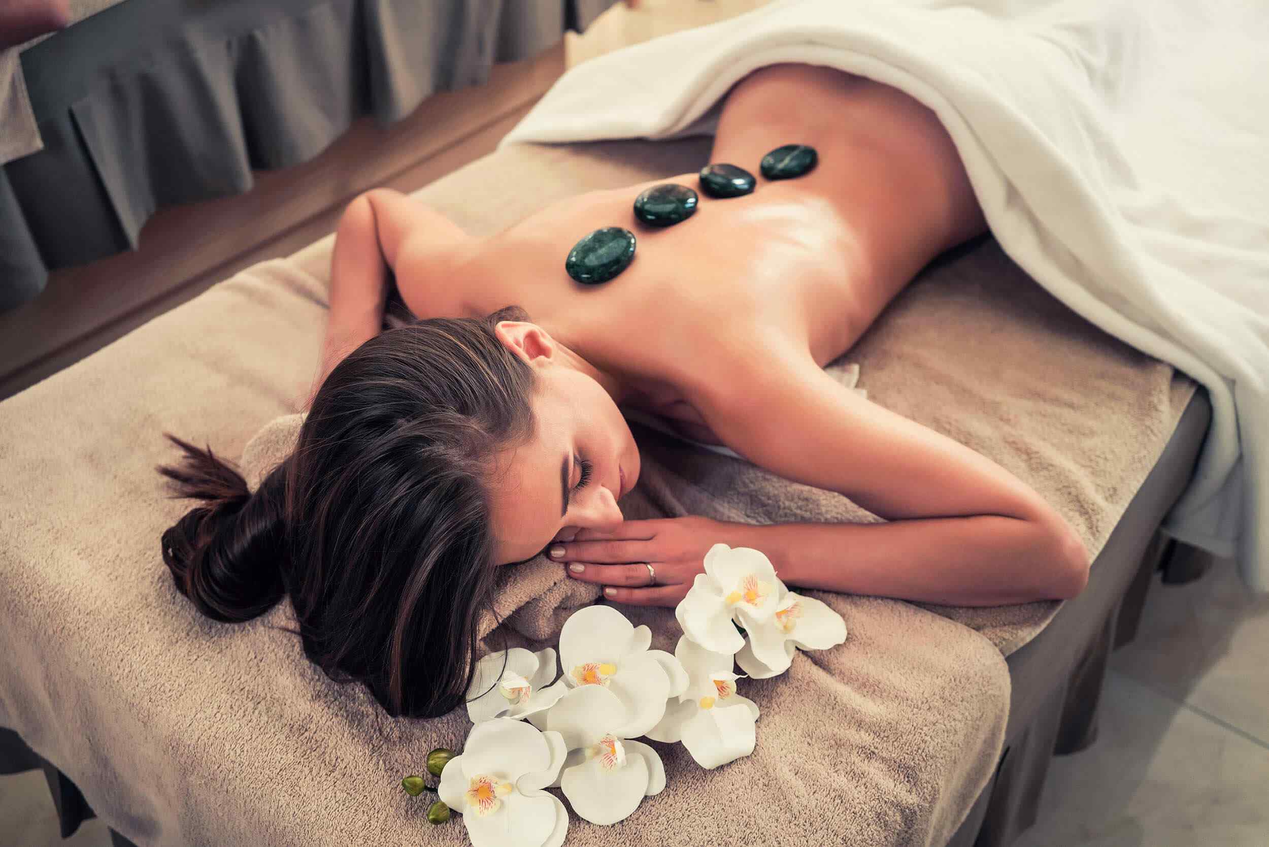 https://bioas.pl/wp-content/uploads/2018/10/spa-stone-massage-3.jpg